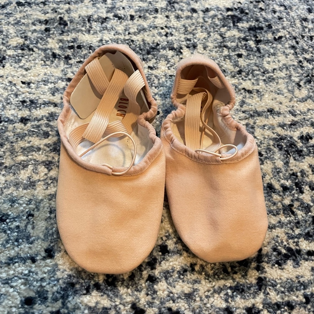 Bloch Girls split sole canvas ballet shoes